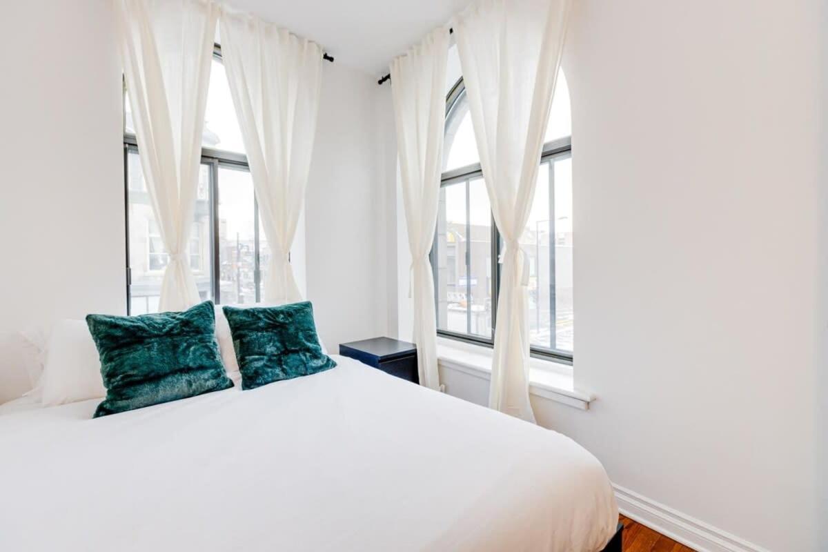M11 Gorgeous Bright Corner 2Br In Heart Of Mtl Appartement Montréal Buitenkant foto